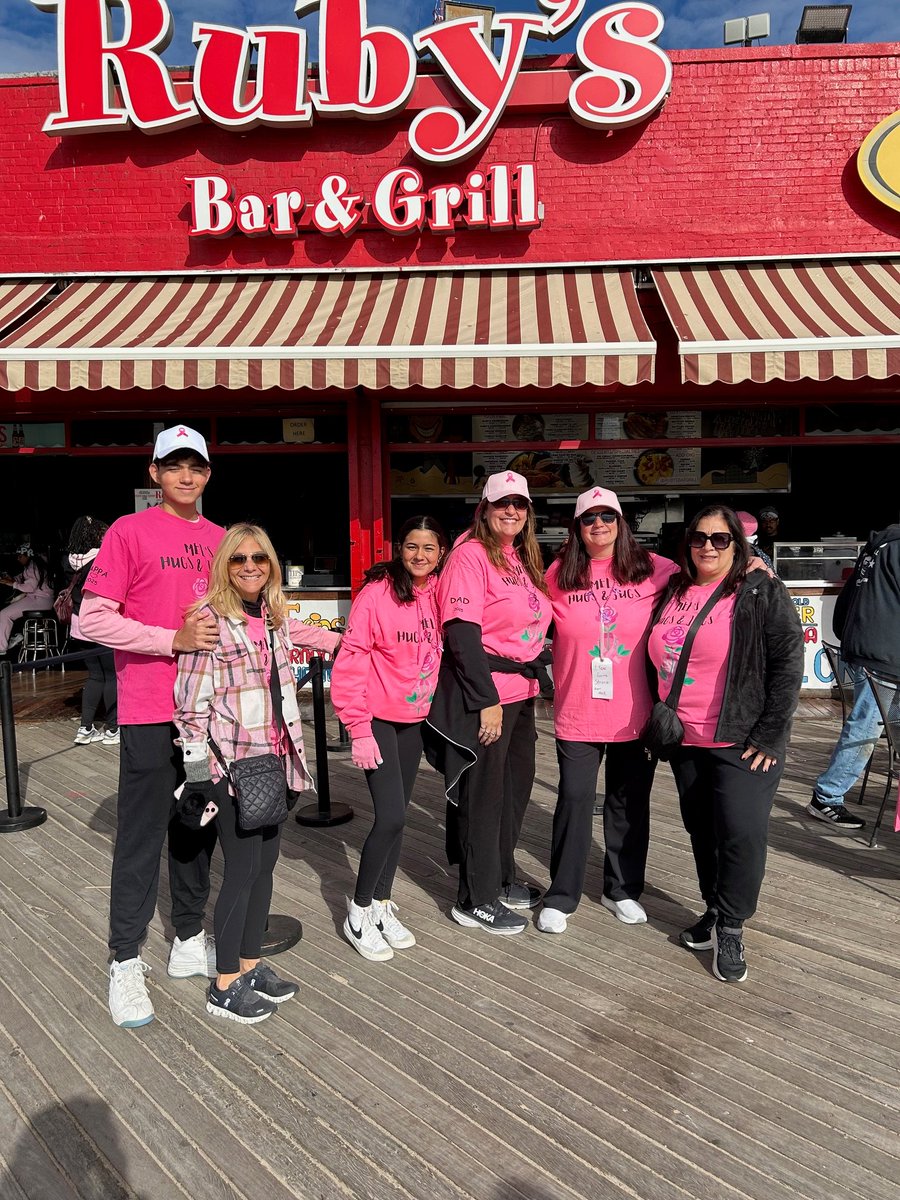 RubysBarGrill's tweet photo. The love & support we witnessed yesterday on the #ConeyIslandBoardwalk for the American Cancer Society's #MakingStridesAgainstBreastCancer walk was truly MAGICAL! 2 everyone involved: You INSPIRE us! Thank U for stopping by @RubysBarGrill; it was an HONOR 2 spend the day w/ U. π©· https://t.co/F0BI9O9cGS