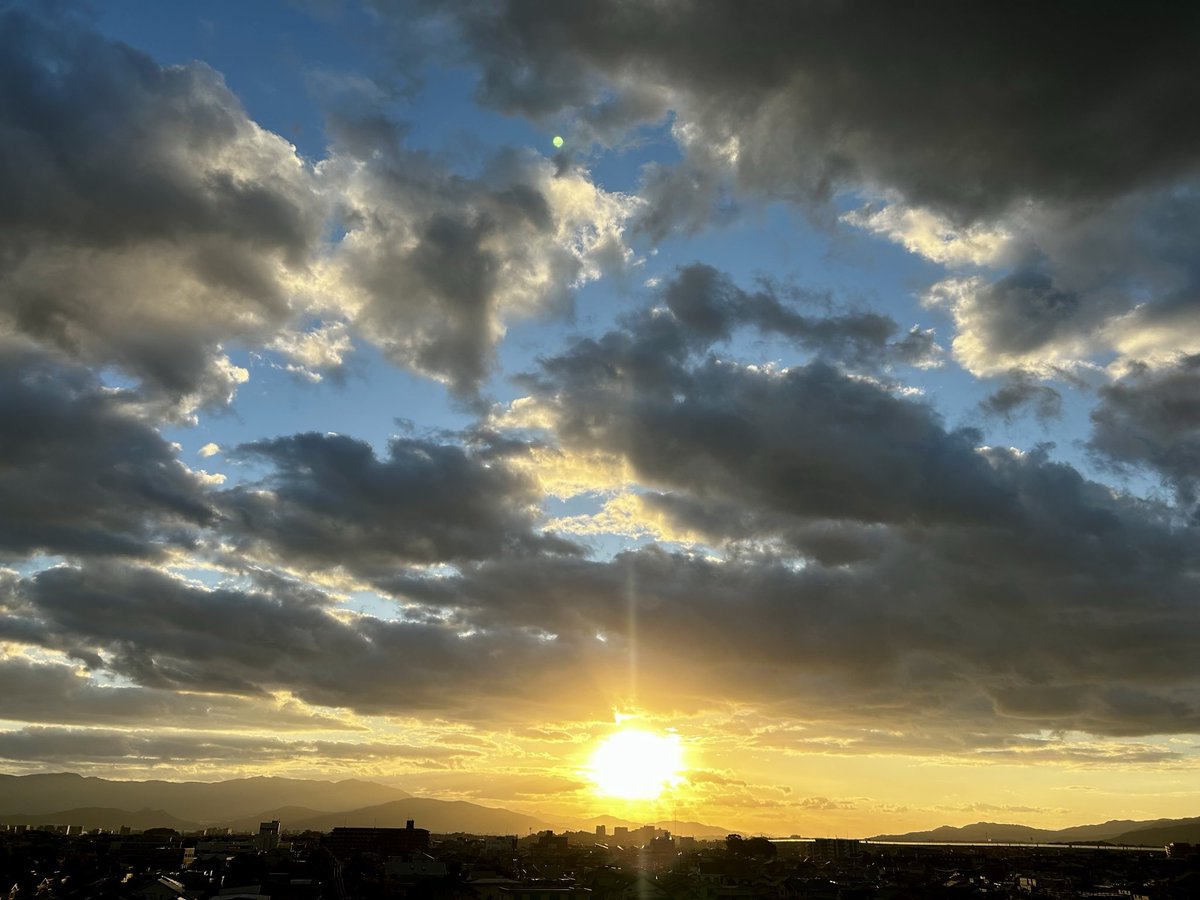 おはようございます

朝の時間はあっという間

今日もステキな1日を

 #イマソラ