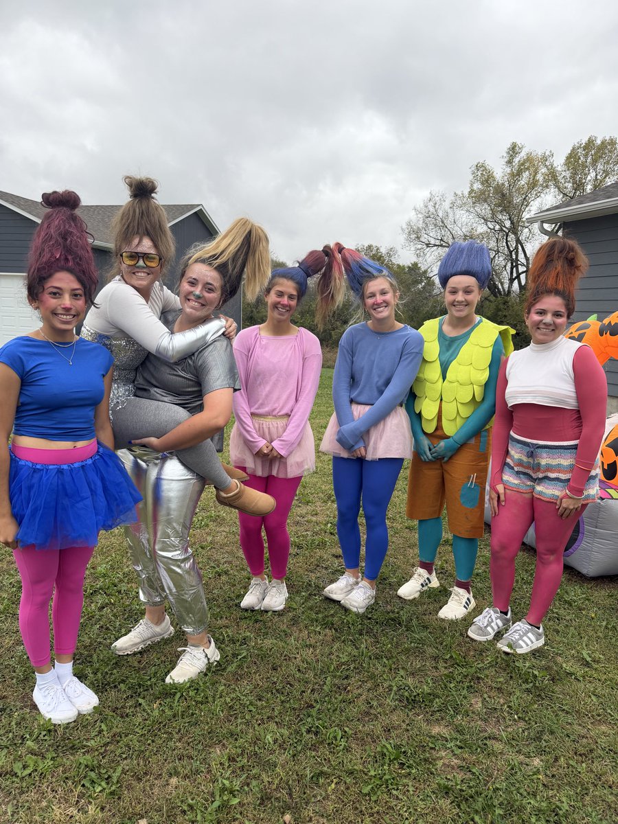 EState_Softball's tweet photo. Our annual Pumpkin Series Halloween party is happening now!! VOTE ON YOUR FAVORITE costume group!! Check comments to VOTE and more costumes! https://t.co/Tankn7qqrY