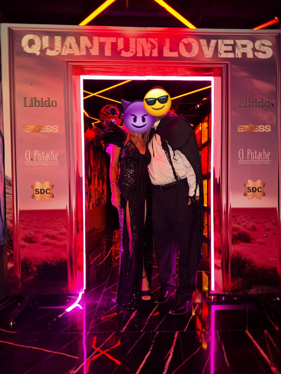 El sábado en la fiesta de Quantum Lovers, nos la pasamos increíble. Amanecimos ahí. Muchas felicidades a Mr. <a href="/LibidoSW/">Libido</a> y a su guapísima novia por la organización, su amabilidad y cariño de siempre. Divertidísima, ya queremos que venga el take over de <a href="/ElPistacheHotel/">El Pistache Hotel</a> en noviembre