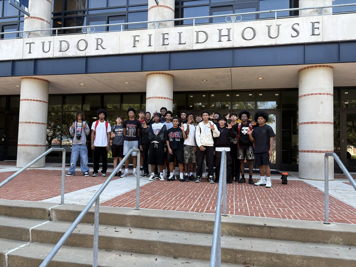 Special Thanks to <a href="/Coach/">Coach</a> Rob Lanier &amp; his staff at Rice University for hosting us today on campus! Very much Appreciated-Mustangs on the Move🏀!