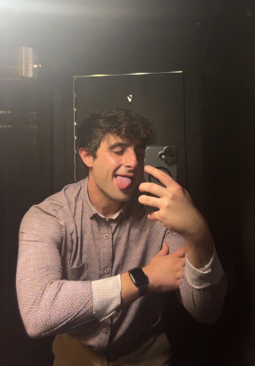 thomzay11's tweet image. This work happy hour is work happy houring