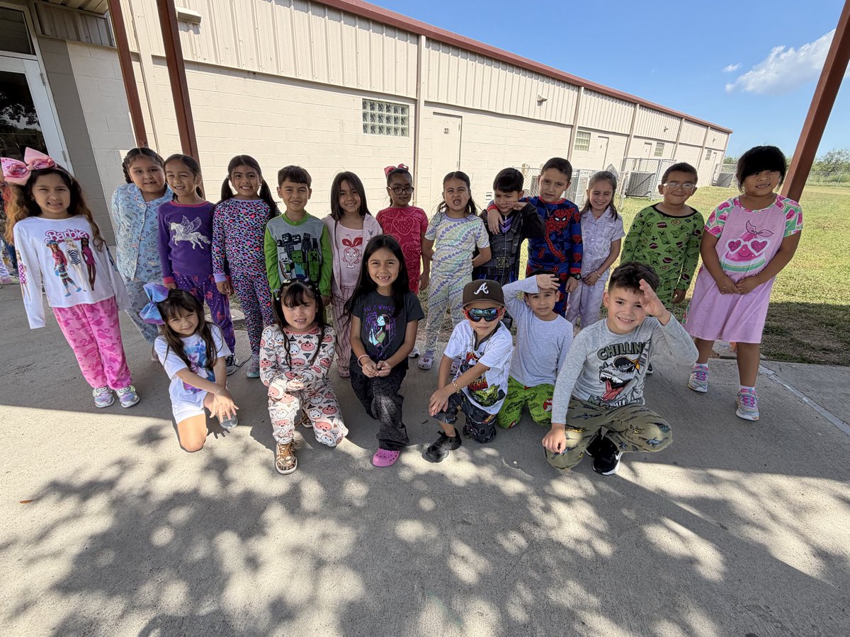 gonzalez_1st's tweet photo. Pajamas + purpose! 💤 My first graders showed up comfy and ready to learn during #RedRibbonWeek because even in our PJs, we make smart choices every day! ❤️ #LYE https://t.co/jnPYwXXuFD