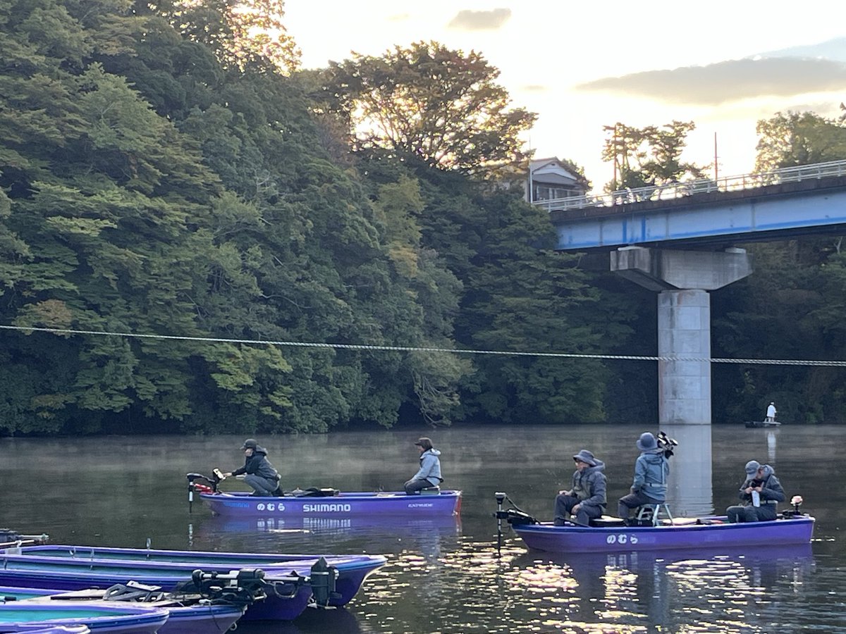 今日はBS-TBS釣り百景の撮影で田辺さんと伊藤くんがご来店！
今はちょっと難しい状況ですが、この2人が揃えば何とかしてくれるでょう😁
頑張って下さい🎣