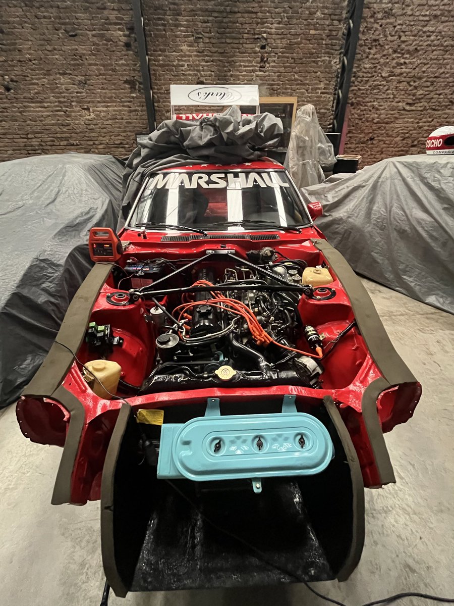 Para arrancar la semana,mantenimiento para la Datsun 280 ZX campeona 1985 del Club Argentino de Pilotos 
<a href="/LopezCocho/">Cocho Lopez</a>