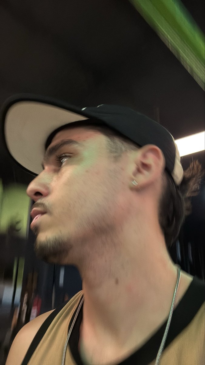 ericlesgui's tweet photo. 0 vontade mas pra ser gostoso tem que suar um pouquinho infelizmente https://t.co/2PEOHuNxLE