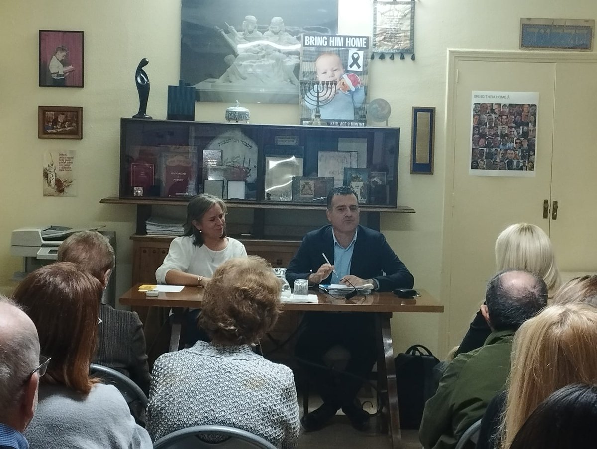 Muchas gracias a los asistentes a la charla en Madrid. Por escuchar muchos datos y preguntar con inteligencia y conocimientos... <a href="/CentroJC/">CEJC</a> 
amazon.es/Descifrando-Is…