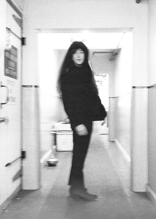 ceofjohnlennon's tweet image. john lennon wearing a wig during the filming of movie &quot;help!&quot; (may 6, 1965)

📷 © emilio lari