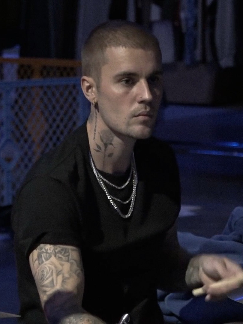 0hmybieberr's tweet photo. QUE VIVA JUSTIN BIEBER RAPADO Y SIN BARBA https://t.co/x6ZlCKocFR