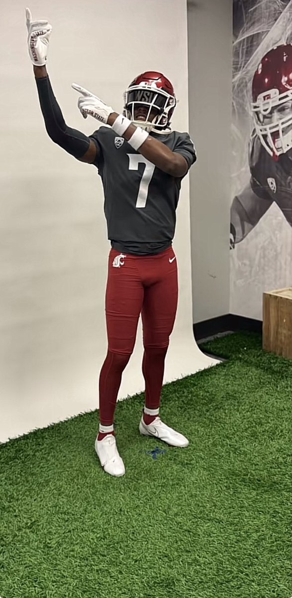 After an AMAZING visit to WAZZU I am blessed to receive an offer from <a href="/WSUCougarFB/">Washington State Football</a>!!!❤️🩶 <a href="/WazzuRogers/">Jimmy Rogers</a> <a href="/CoachBobbit/">Jesse Bobbit</a> <a href="/clarencemcdoug1/">Coach McDougal</a> <a href="/Nick_Louvier1/">Coach Louvier</a> <a href="/BrettSShufelt/">Brett Shufelt</a> <a href="/JuCoFootballACE/">JuCo Football Forer</a> <a href="/One11Recruiting/">One11 Recruiting</a> <a href="/Scouting777/">PRO AND COLLEGE ALL SPORTS ⚽️🏀🏈⚾️🥎🏉🥊</a>