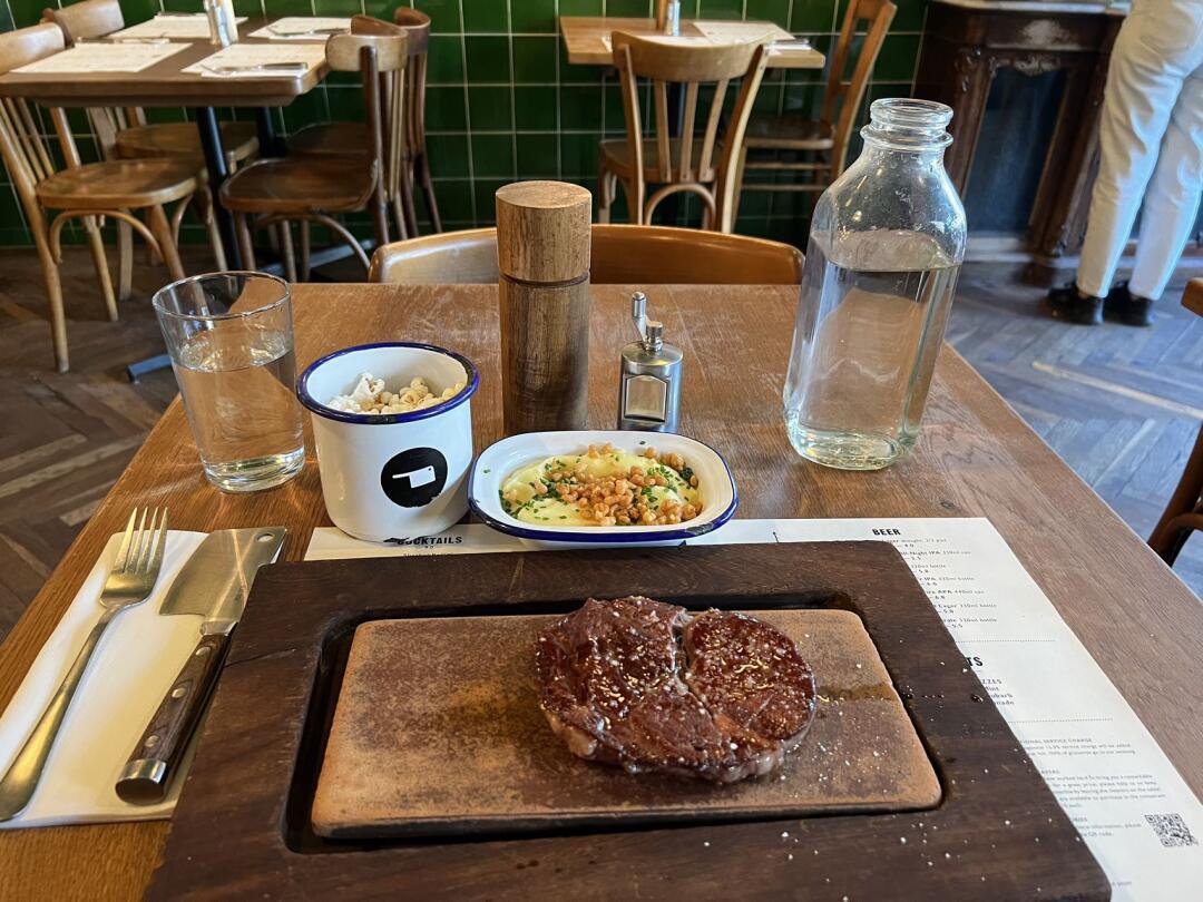 ruby00152's tweet image. 🌙 Evenings are better with a plate in front of you.