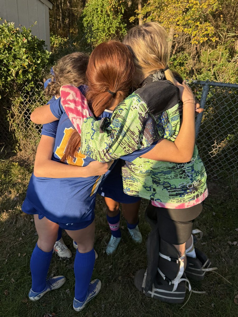 And that’s a wrap on the 2025 season! The Lady Hawks face a tough loss to a good Howell team. I am so proud of all of these girls and how hard they fought all season. Thank you to our Seniors, we will miss you all so much. Love all you ladies! 🏑💛💙