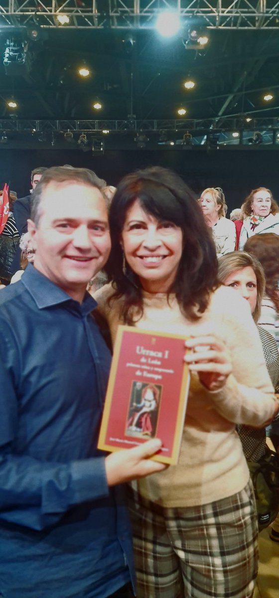 La Ministra de Igualdad, Ana Redondo ya está leyendo este ensayo sobre Reina Urraca I de León, primera mujer en reinar en nombre propio en Europa, defendió sus derechos contra un marido maltratador y por ello fue desprestigiada por los historiadores. Recuperemos su memoria!