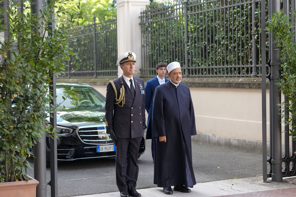 فيتو| استقبال رسمي مهيب، لحظة وصول شيخ الأزهر إلى قصر الرئاسة الإيطالي في روما (فيديو) 