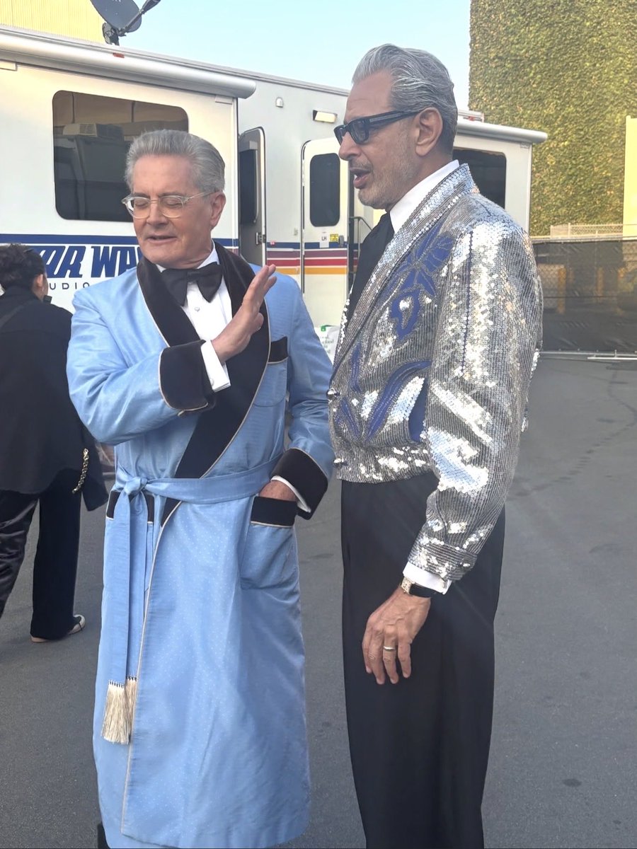 Kyle MacLachlan via instagram

“can’t talk, catwalk🐈‍⬛”