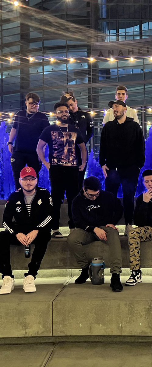 CommonCD's tweet image. What an insane four years of infinite. So thankful for all the ups and downs as well as new experiences I was granted due to halo. 

Shoutout to everyone who made it special.