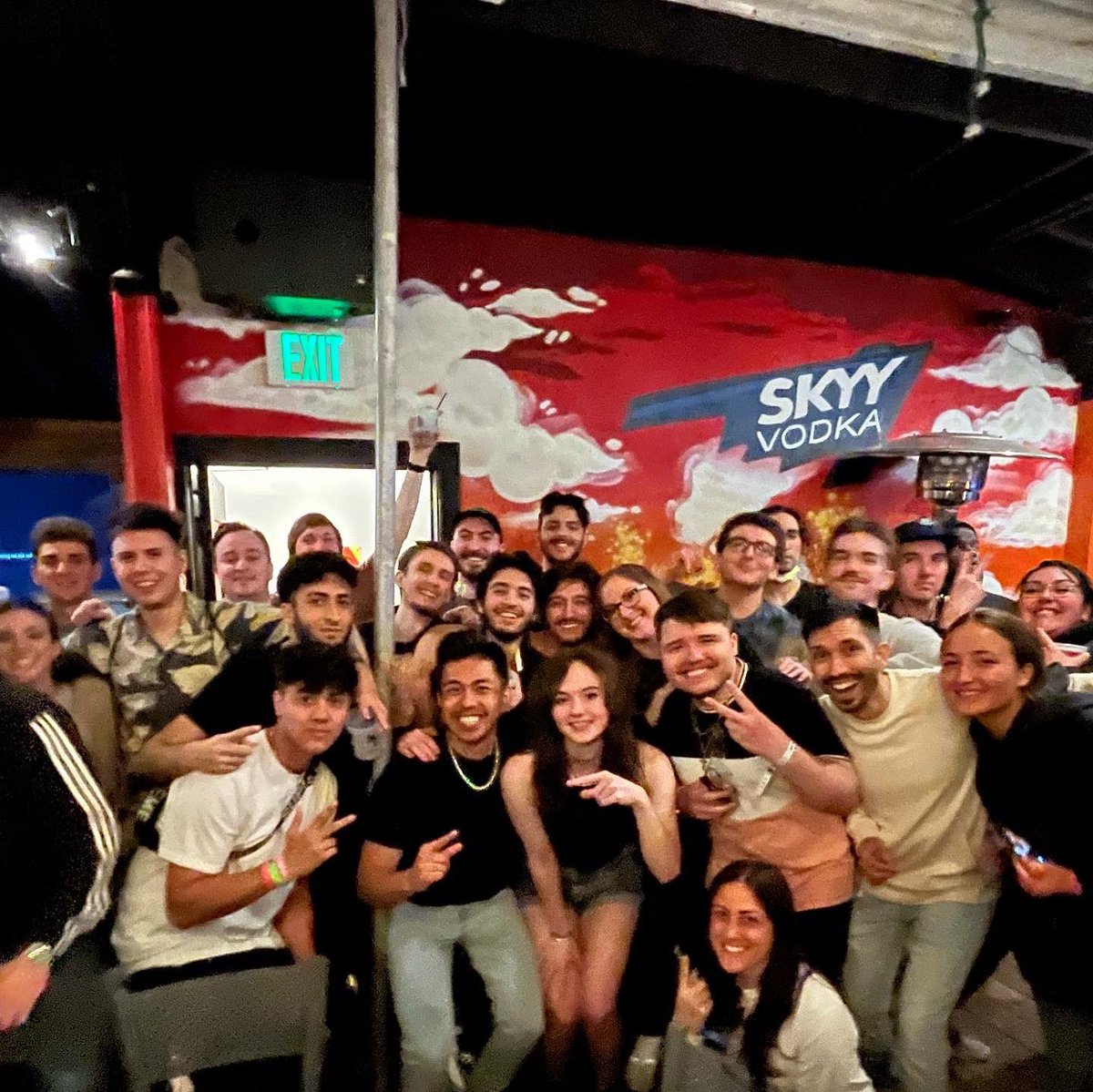 CommonCD's tweet image. What an insane four years of infinite. So thankful for all the ups and downs as well as new experiences I was granted due to halo. 

Shoutout to everyone who made it special.