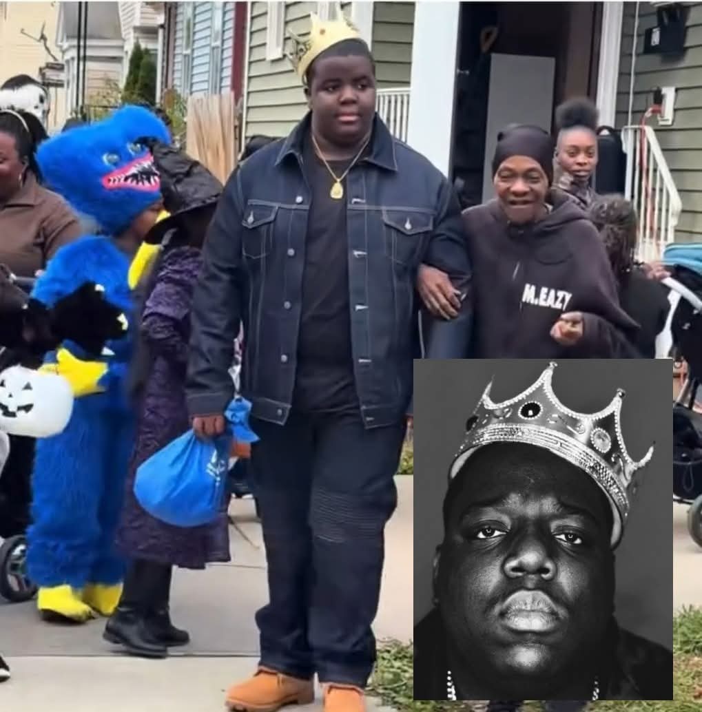 Tosen_Kaname_'s tweet image. 👑🎃👑🎃👑
You Won! #Halloween Is Officially Over!
Kid Dressed Up Like #BiggieSmalls!
#ItWasAllADream 🖤