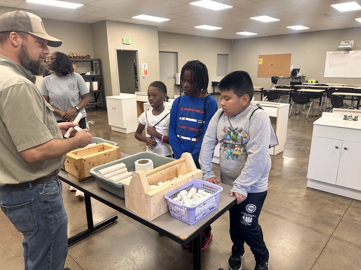 MrsAndersonTCS's tweet photo. I forgot to post my group’s day at TCTA for mini wow! We learned about plumbing, welding, and engineering! https://t.co/Dqol5XOWhu