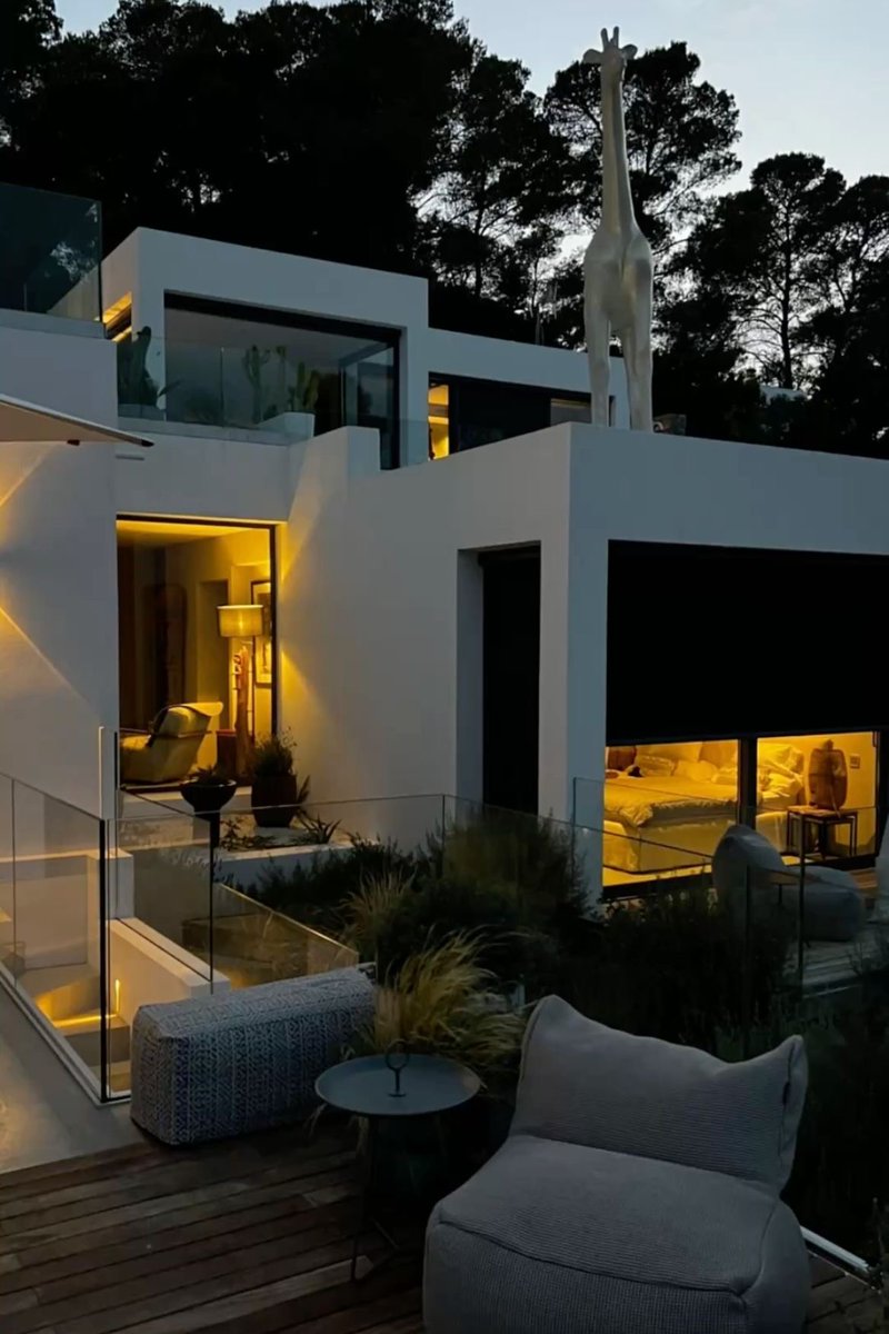 HOUSEPORN___'s tweet photo. Perfect villa. https://t.co/0HQLh8h5MN