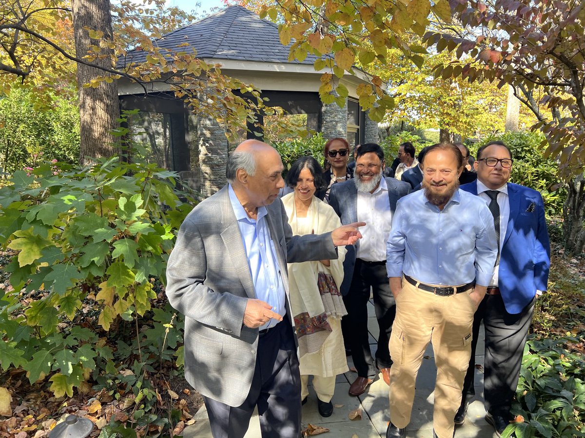 zafarsareshwala's tweet image. Thank you so much ⁦@frankislam⁩ for Hosting such a Gracious lunch at #NortonManor in Honor of Prof #NaimaKhatun VC #AligarhMuslimUniversity ⁦@AMUofficialPRO⁩ Today’s interaction has opened up new Vistas of Taking up Higher Education to lowest Strata of Society