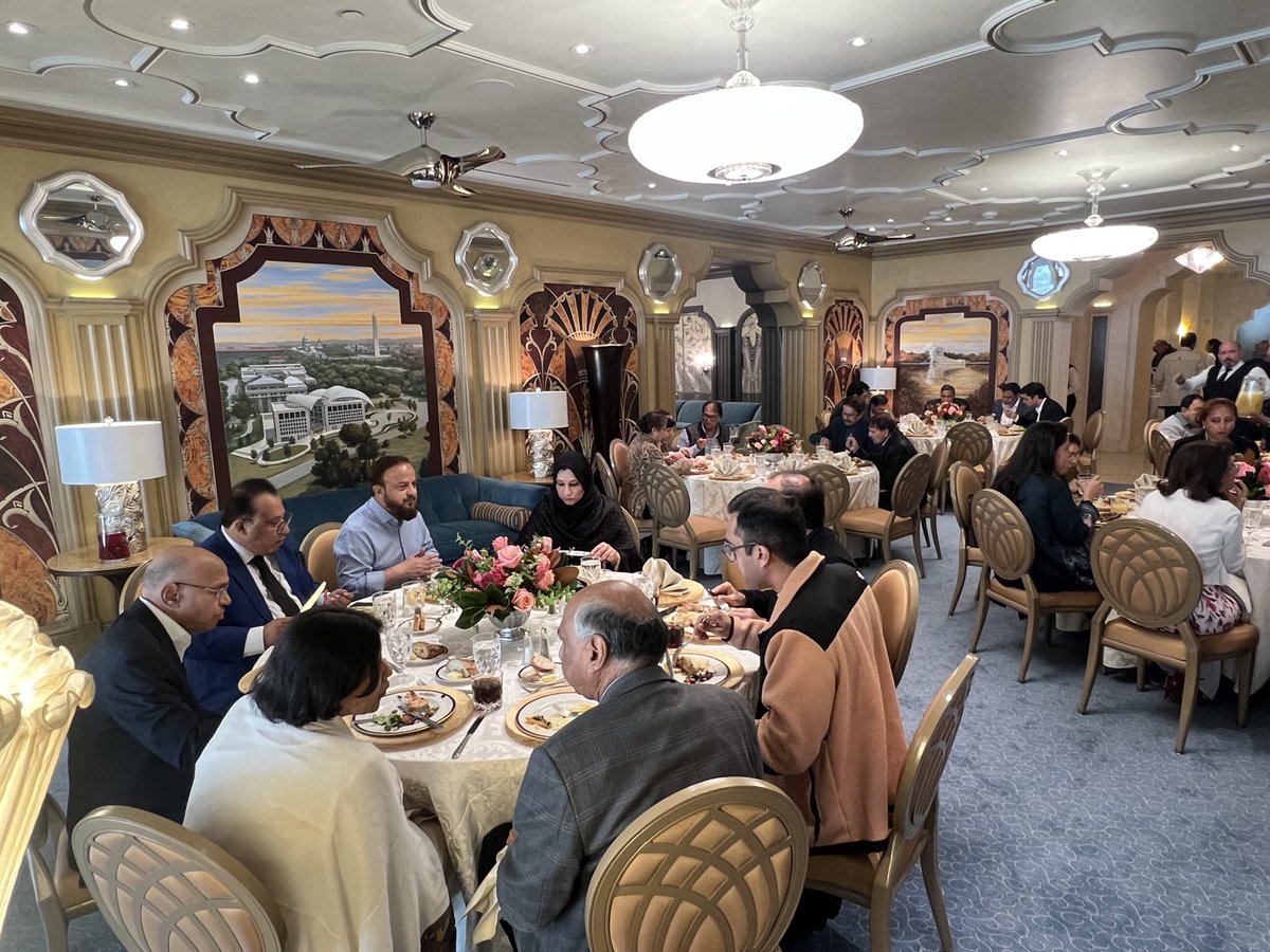 zafarsareshwala's tweet image. Thank you so much ⁦@frankislam⁩ for Hosting such a Gracious lunch at #NortonManor in Honor of Prof #NaimaKhatun VC #AligarhMuslimUniversity ⁦@AMUofficialPRO⁩ Today’s interaction has opened up new Vistas of Taking up Higher Education to lowest Strata of Society