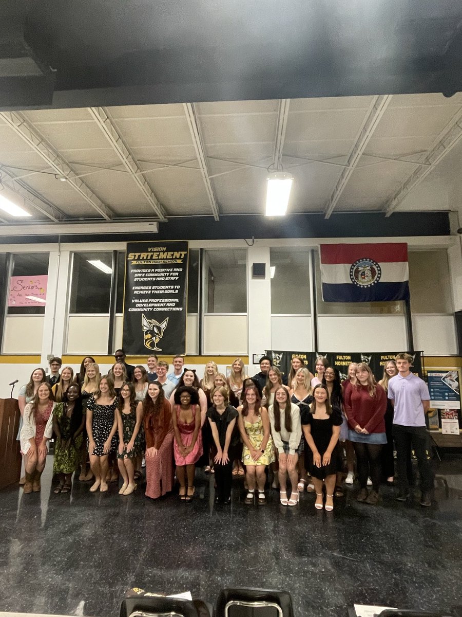 Congratulations to the newest FHS inductees to the National Honor Society 🖤🐝💛<a href="/FPSActivities/">Fulton Activities</a> <a href="/FPSHornets/">Fulton Public Schools</a>