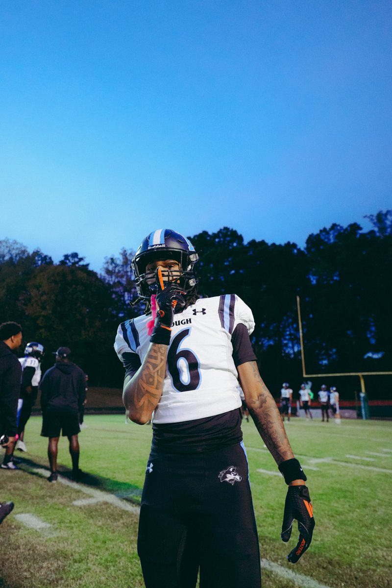 jayden2white's tweet photo. 9-0 Go Huskies! 🔥🏈🐺 https://t.co/eQNPHkm119