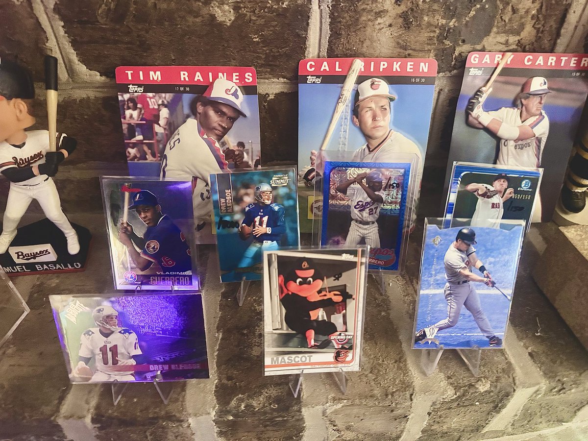 And today a monster haul from <a href="/Thegadd25/">Thegadd25</a>.  I wish I had enough room to take pictures of more of the highlights, but I could only pick out a few, which is 0.0005% of all the cards delivered on this #MailDay <a href="/CardPurchaser/">Card Purchaser</a>