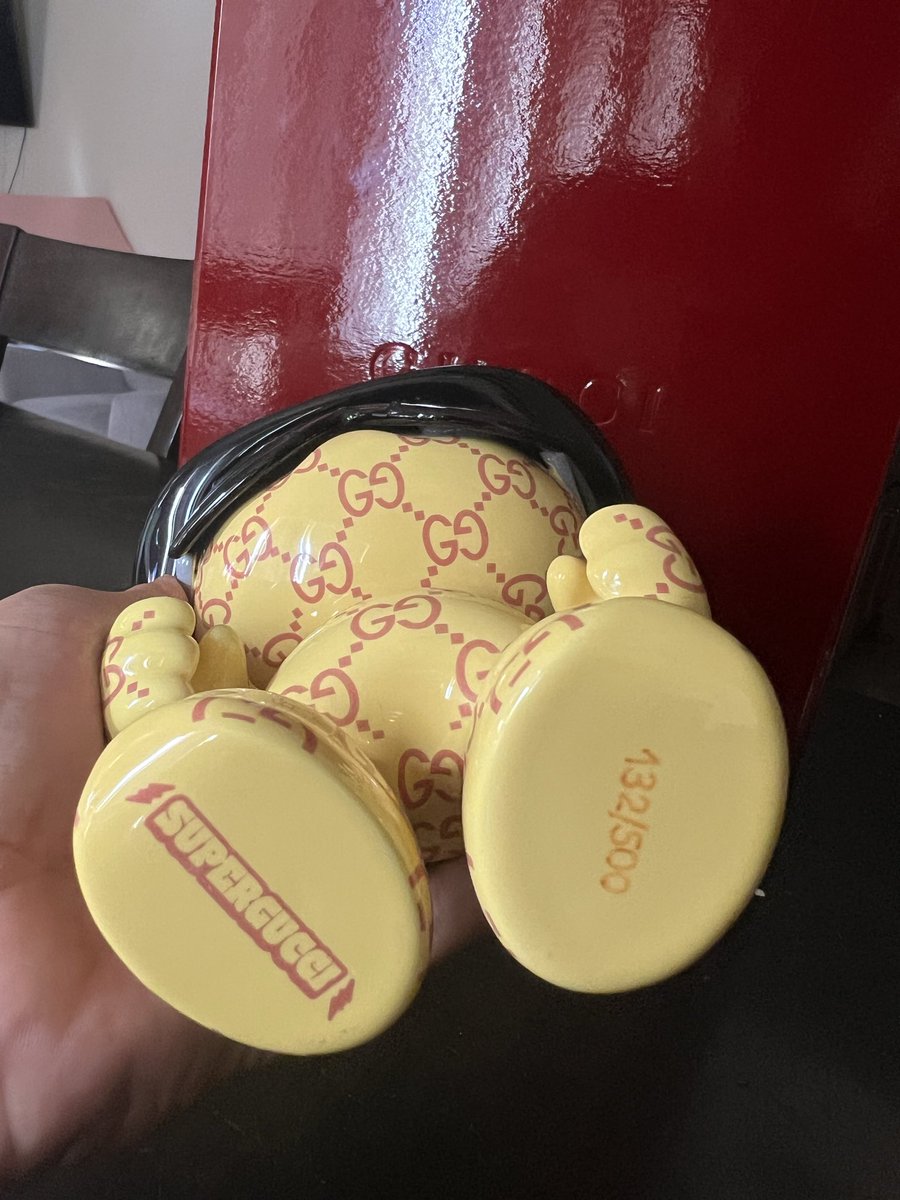 EvolOnPump's tweet photo. Entertaining offers on this #bitossi #supergucci @SUPERPLASTIC x @gucci collab. Only 500 ever to be made all hand painted. This is #132/500. https://t.co/2dNQwYX5fb
