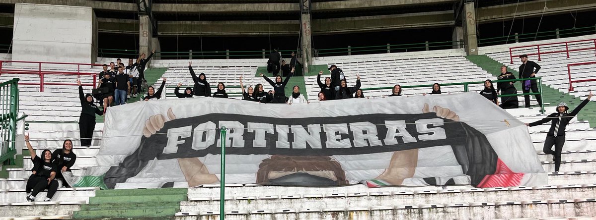 FORTI11ERAS's tweet photo. Hace 20 años inició este sueño llamado FORTINERAS, una pasión al Once Caldas que desde entonces hemos pasado año tras año alentando, acompañando y paralelamente construyendo este proyecto como parche. Agradecemos a cada persona que ha pasado por este proceso
AGUANTE FORTINERAS https://t.co/1RI3qPsabQ