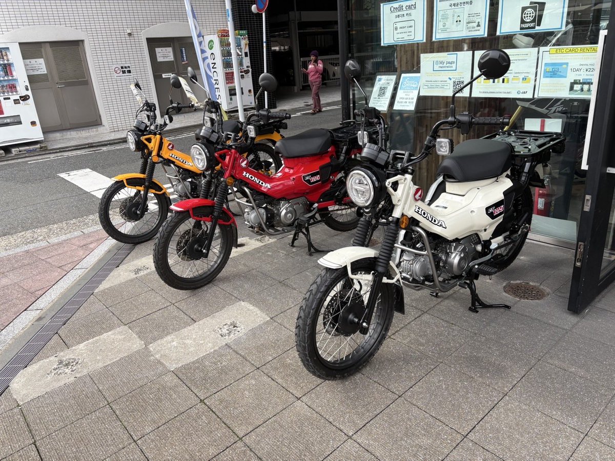 CT125 ハンターカブ パールベージュ。。。ホワイトに近い新色も入荷し