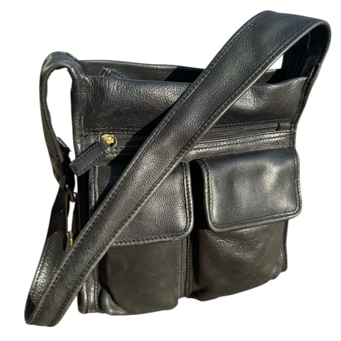 MaryBradshaw66's tweet image. Vintage 1990’s/Y2K Black Leather Fossil Shoulder Bag with Brass Hardware Just Listed in Etsy Store.
Follow Etsy Link in Bio: #fossilhandbags #leatherbags #fossillovers #fossilvintage #shoulderbag #crossbodybags #vintagebags #fossilbagsforsale