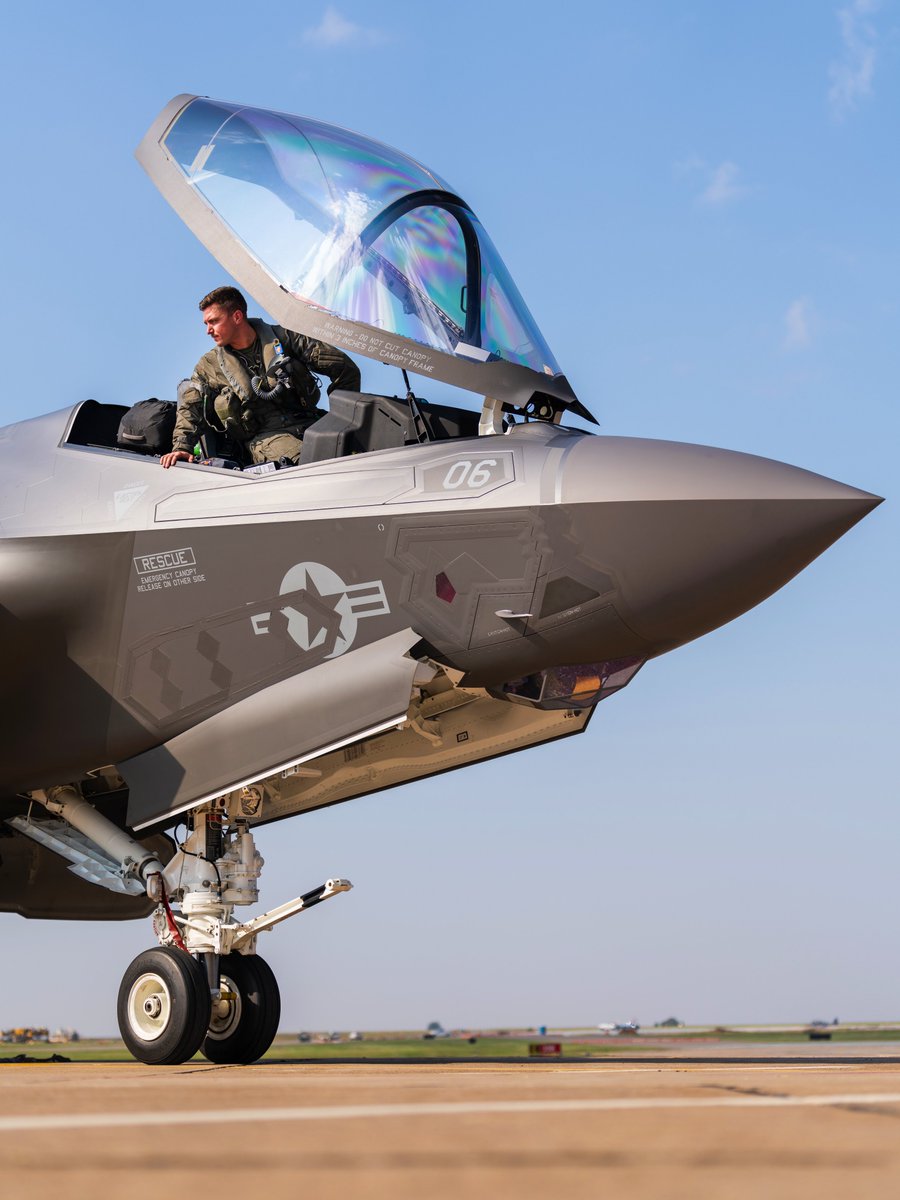 AirPowerNEW1's tweet image. A pilot assigned to the 2nd Marine Aircraft Wing, Marine Corps Air Station Cherry Point, N.C., prepares to climb out of the cockpit of an #F35C Lightning II, Sept. 16, 2025, Vance Air Force Base, Okla. (Connor Brezenski)