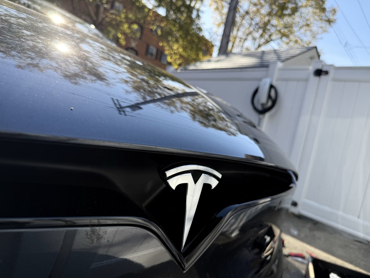 PittEVCharging's tweet photo. Outdoor installation for this #ModelX owner! https://t.co/ok3rjLKGrr