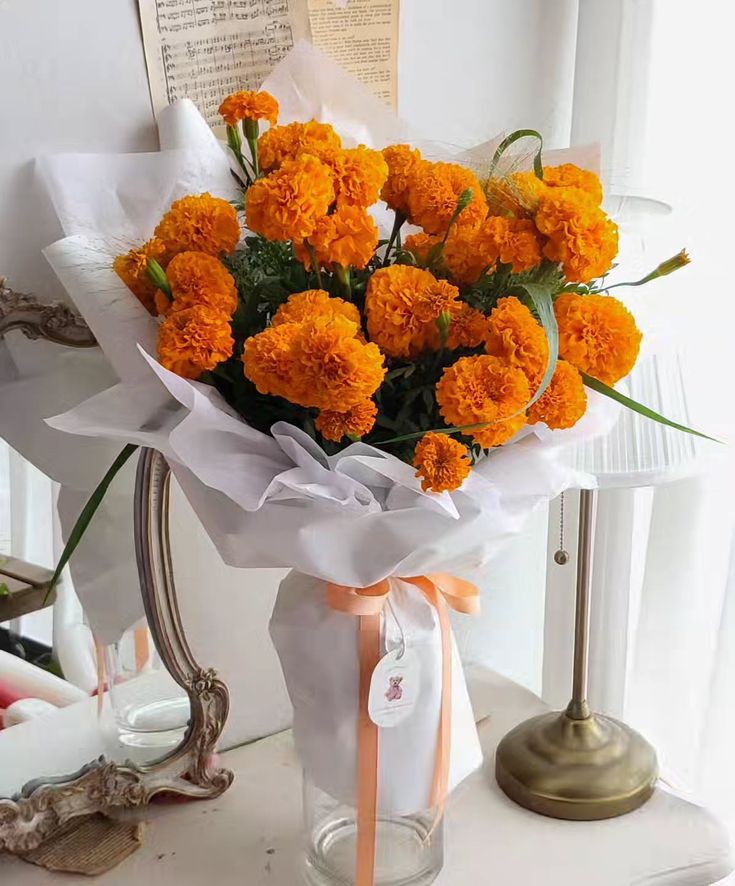 愛する妻へ、誕生日おめでとう 🥳
君と出会ってから、毎日が宝物のように輝いているよ。
君の笑顔があるだけで、どんな日も優しく包まれる。
これからもずっと、君の隣で笑い合い、寄り添いながら歳を重ねていきたい 🥰
君がいてくれることに、心から感謝している。
愛してる、これからもずっと ❤️