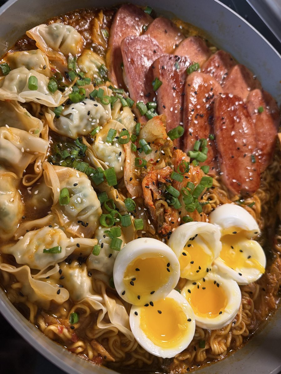 tofuujin's tweet image. who want me