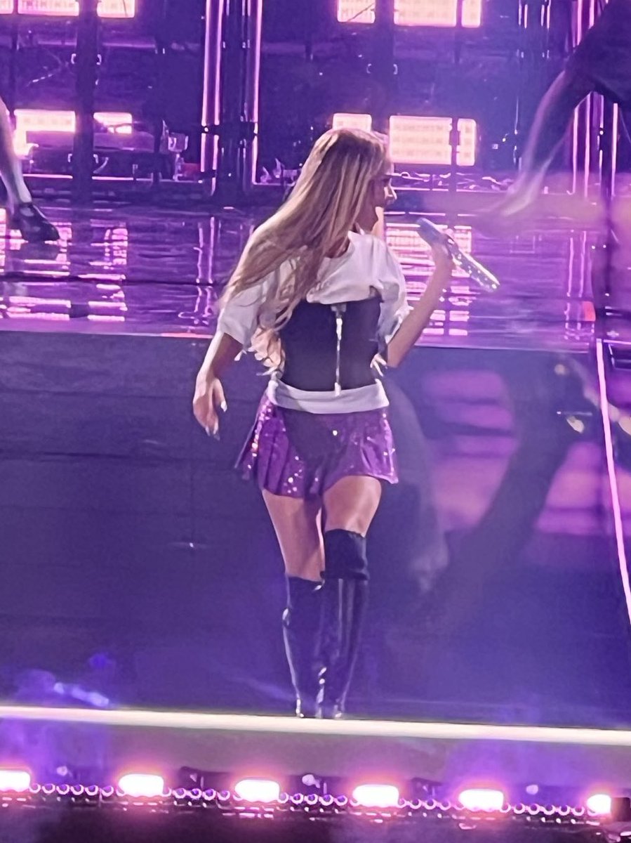 la_triplete's tweet photo. La versión actualizada de Violetta🥺💜 https://t.co/LaQANSAsqU