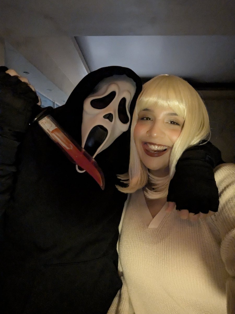 phantomdaniela's tweet image. our favorite scary movie 🖤🔪
@chandwich