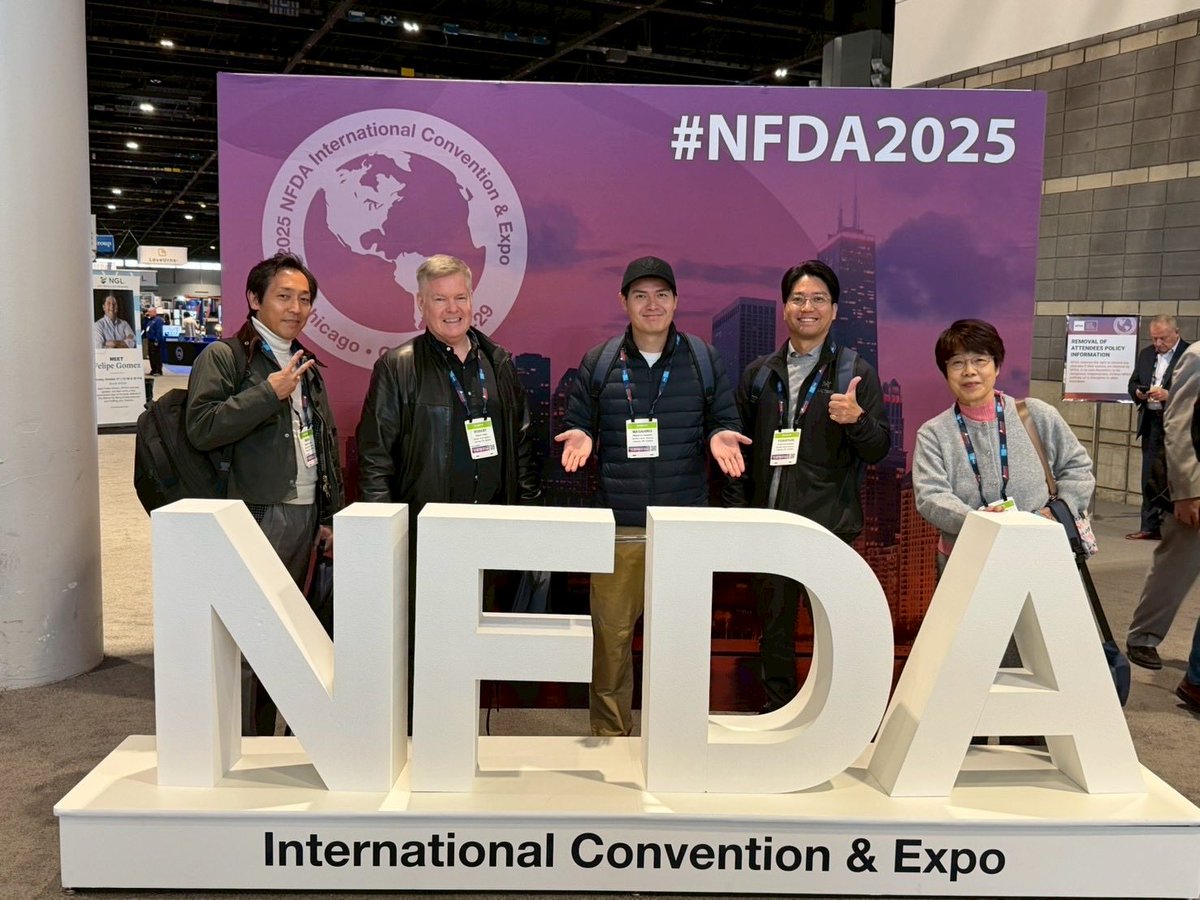 RobHoey1's tweet image. This is our Japanese group joining the NFDA convention in Chicago. It was a busy first day connecting with lots of our colleagues. #funeralsupportservices  #genelyn #nfda2025chicago #funeraldirector #repatriation #embalmer #葬祭ディレクター #海外搬送