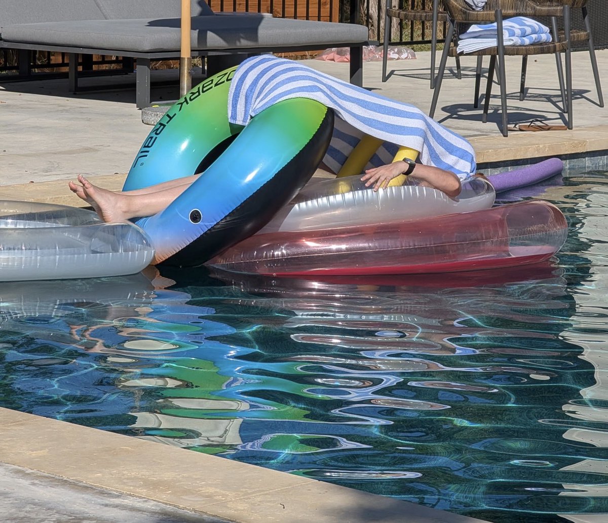 mkelly007's tweet photo. Don’t come looking for me, I’ll be by the pool trying to hide from the sun and avoid third degree burns. If you can’t find me, I’m under the towel fort. 🌞💦🫠 #PoolDay #SPF1000 https://t.co/pyPu5T9L4H