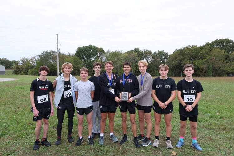BlueEyeSchools's tweet photo. Blue Eye hosted the SWCL Conference Cross Country meet today.  Great job Bulldogs! https://t.co/g7LnAVufpT
