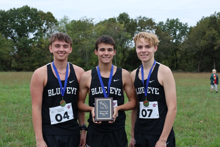 BlueEyeSchools's tweet photo. Blue Eye hosted the SWCL Conference Cross Country meet today.  Great job Bulldogs! https://t.co/g7LnAVufpT