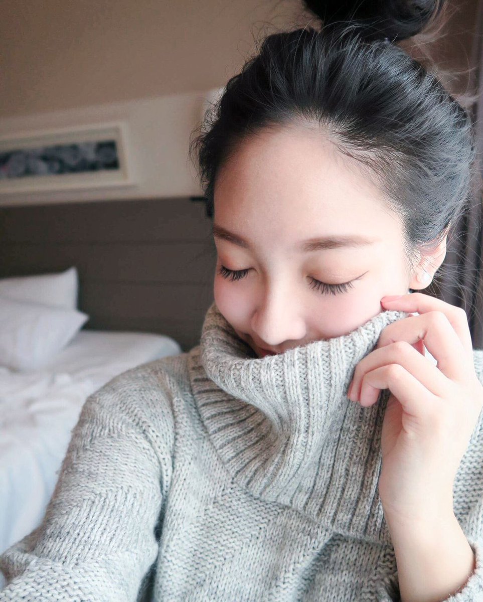 VolYulia_'s tweet image. Serving looks, one selfie at a time. #NoFilter #NaturalVibes #SimpleIsBeautiful #CasualMood