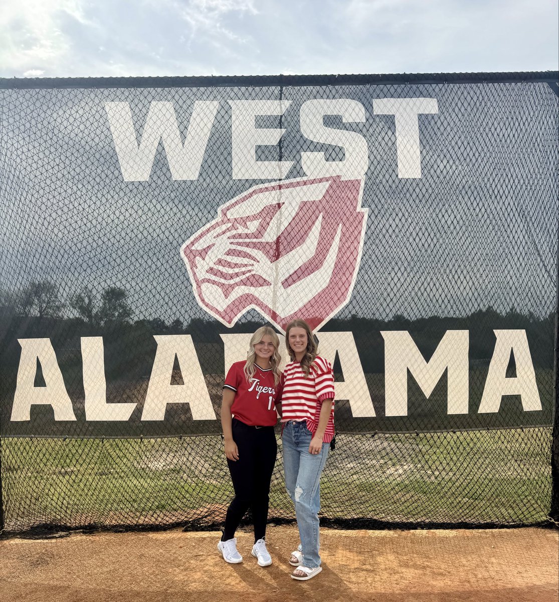 It was a great Saturday in Livingston for our official visit. Thank you <a href="/defo25/">Stephanie DeFeo</a> and <a href="/CoachJStan/">Jacob Stanley</a> for everything! I’m excited for my next 4 years! Go Tigers! ♥️🤍🖤