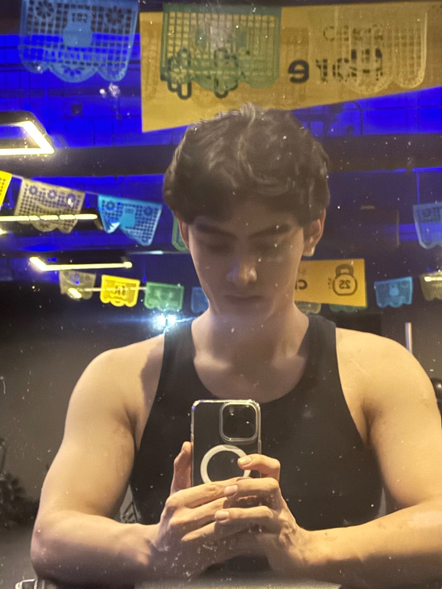 Si me ven en el gym háblenme sin pena 😼