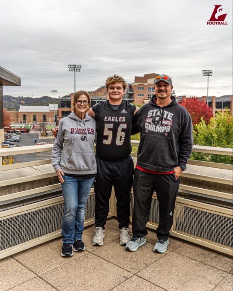 I had a great time this past weekend at <a href="/UWLEagleFB/">UW-La Crosse Football</a> game day. Thank you <a href="/AndrewMcGlenn/">Andrew McGlenn</a> for having me on campus and I hope to be back soon. <a href="/lgbadgerFB/">Badger Football</a> <a href="/badger2811/">Badger HS Wrestling</a> <a href="/nlbuch59/">NBuchanan59</a> <a href="/BenWalsh48/">Ben Walsh</a> <a href="/MJ_NFLDraft/">Mark Johnson</a> <a href="/NolanOwenLS/">Nolan's Long Snapping</a>