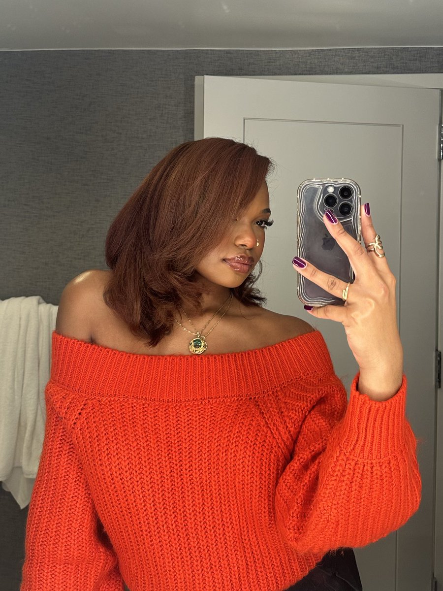 yeahsav's tweet image. 🍂❤️