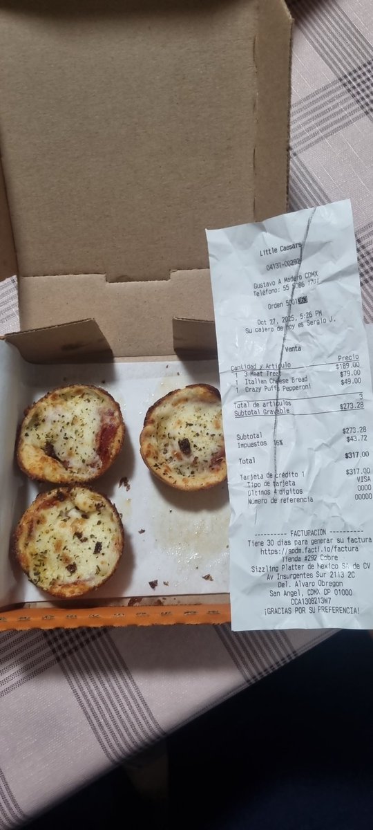 chiomonay's tweet photo. @littlecaesarsmx queja sobre el producto Crazy Puffs... tamaño mini, 1 oblea de peperoni... nada que ver con la imagen publicitaria. Decepción total 
Tienda #292 cobre https://t.co/kkG7XJNYTx