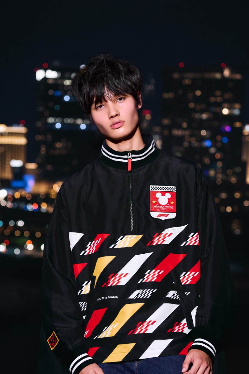 DisneyParks's tweet image. Next month, Mickey & Friends will appear at the heart of the high-speed action at the Las Vegas Grand Prix and the Disney x Formula 1 Collection will debut 🚗 🐭 di.sn/601978hjJ